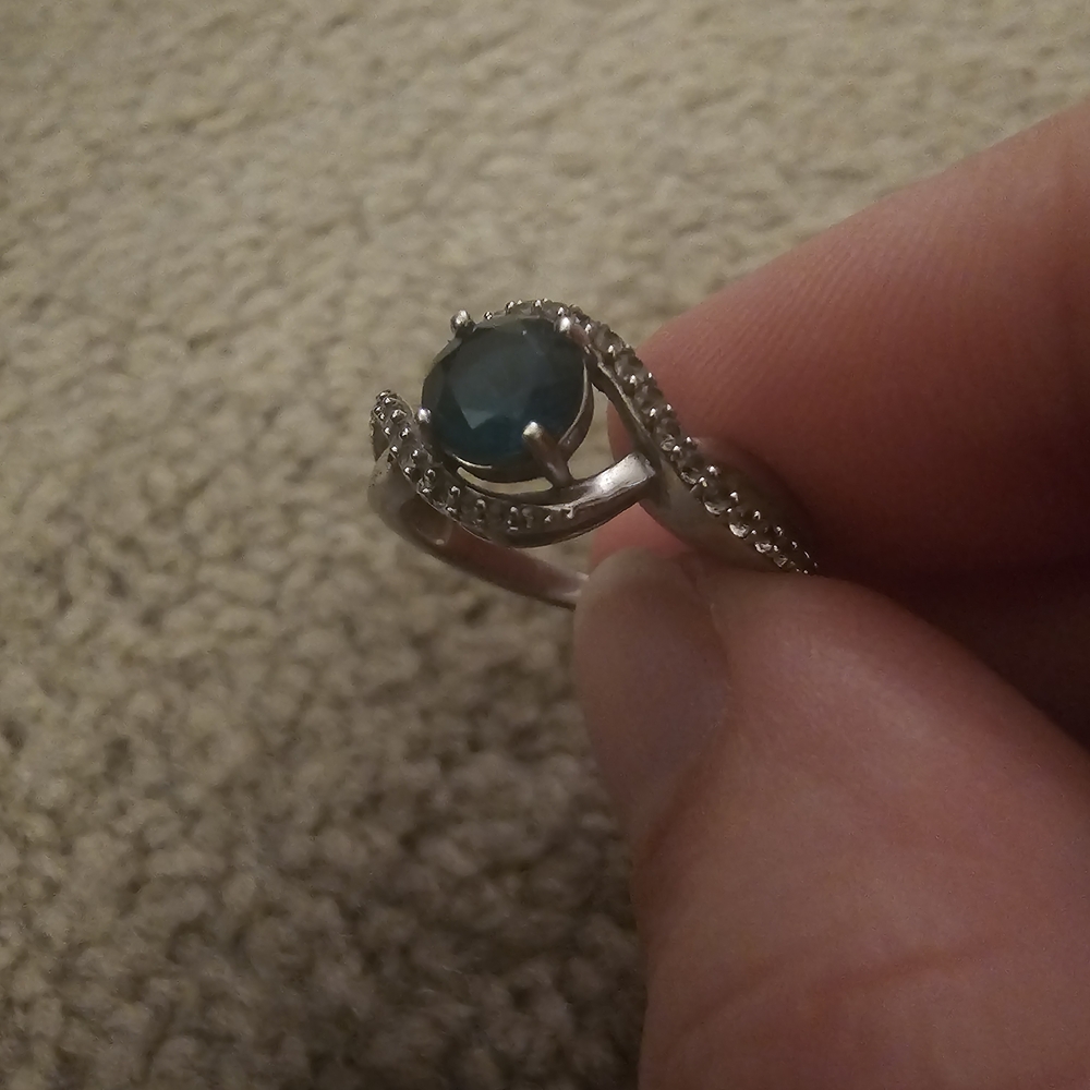 Elegant Silver Ring with Rich Green Stone